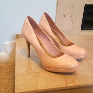 Size 6.5 petal pink patent leather pumps, like new!